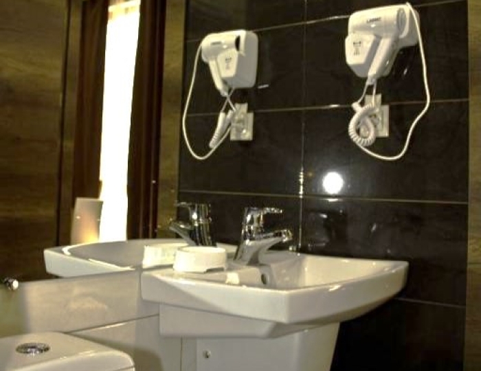 Комфорт 2-местный 1-комнатный комфорт б/балкона 1 этаж - Отель «Пальма» Гагра